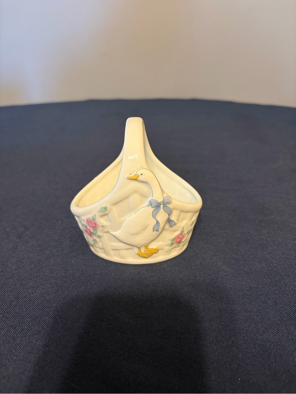 Japan White Ceramic Decorative Basket w/ Handles, Goose/ Duck Floral.